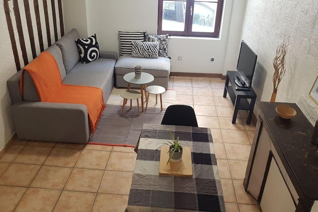 Studio Orleans Chatelet Luaran gambar